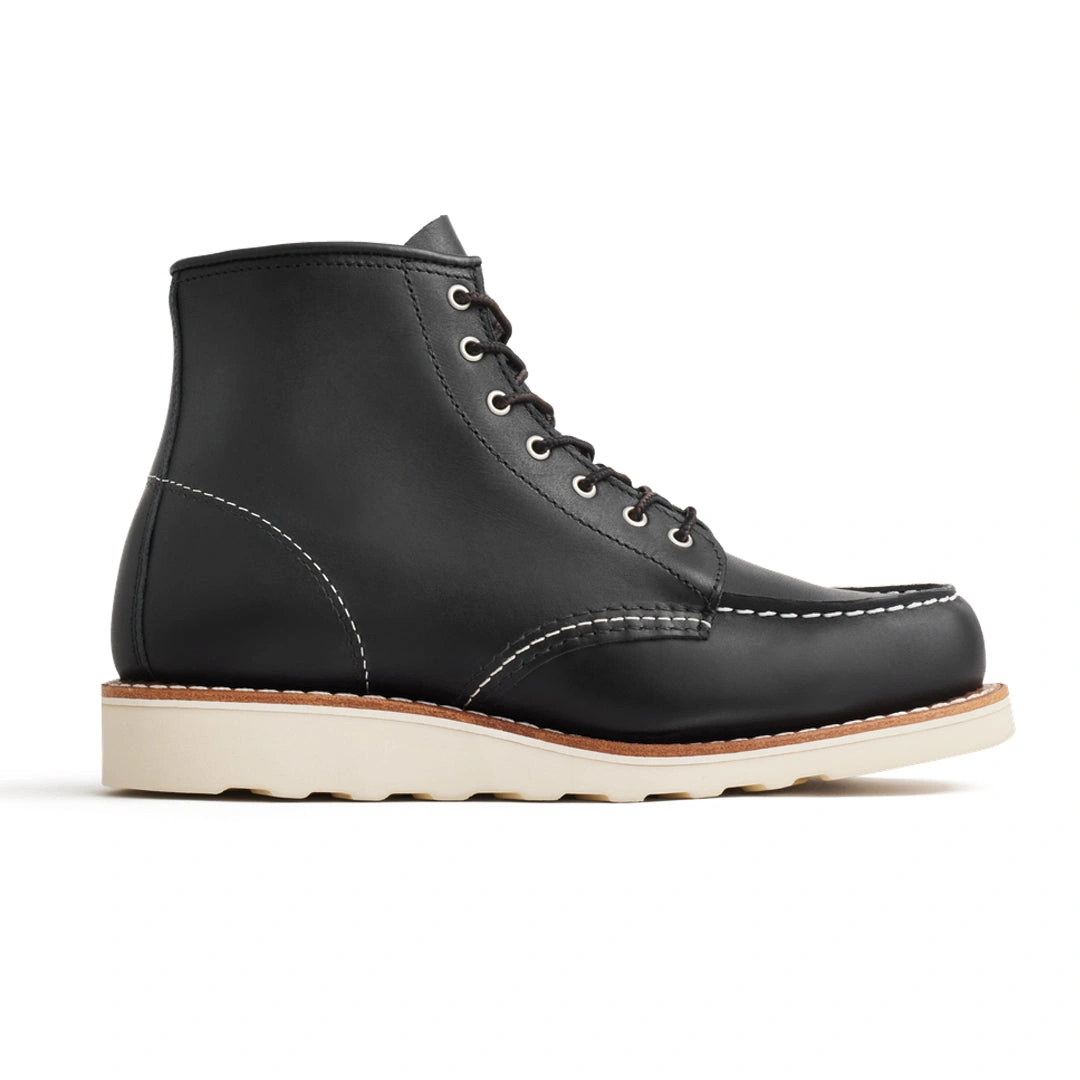 Black Boundary Boots: Your Next Adventure Awaits in These Moc Toe Women's Classics